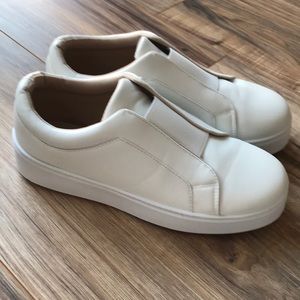 Never worn new in box Quipid white sneakers